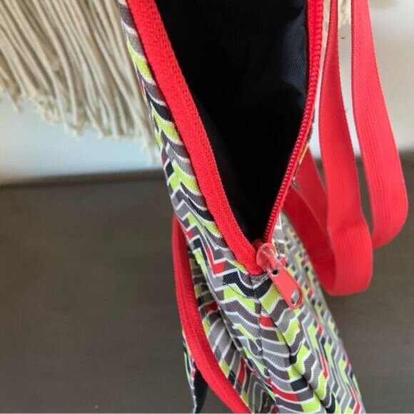 KAVU Seattle Sling Red Yellow Green Chevron Hiking Adventure Rope Bag - Picture 7 of 13